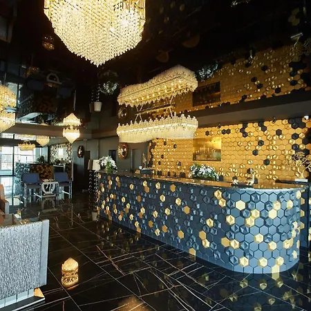 By R S 4 Aparthotel *