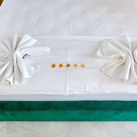 By R S 4 Aparthotel Navodari