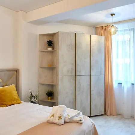By R S 4 Apartmanhotel Năvodari