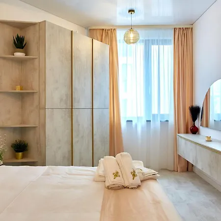 By R S 4 Aparthotel *