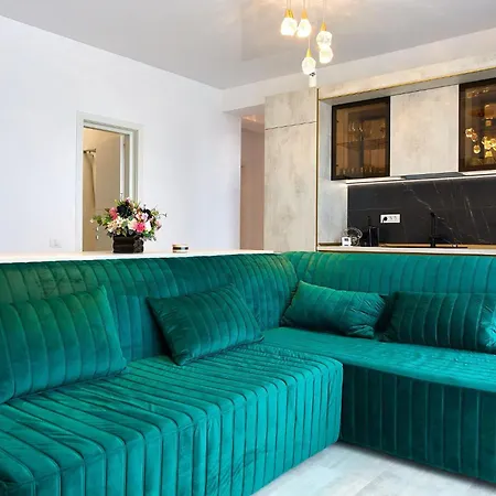 By R S 4 Aparthotel