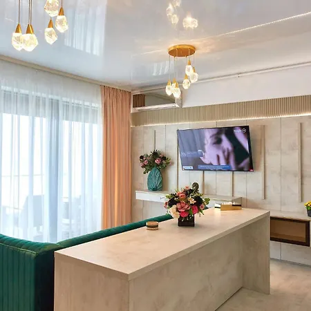 By R S 4 Aparthotel