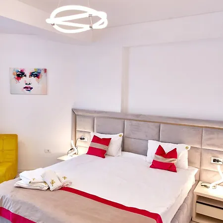 By R S 4 3* Năvodari