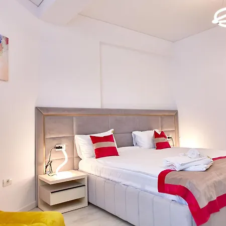 Aparthotel By R S 4