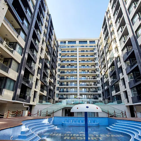 Apartmanhotel By R S 4 3*