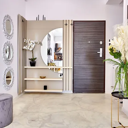 By R S 4 Apartmanhotel